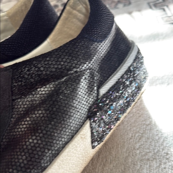 Dolce Vita Black and White Sneakers Classic Design - Picture 12 of 15